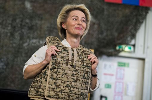 Ursula von der Leyen wird definitiv als Verteidigungsministerin zurücktreten. Foto: Thomas Peter/Reuters Pool/dpa