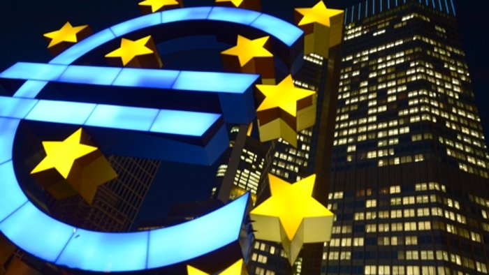EZB darf zur Euro-Rettung Staatsanleihen kaufen