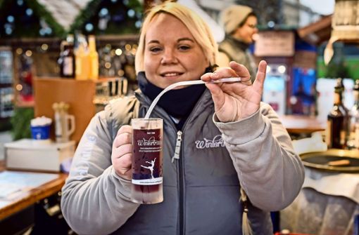 Bei der Gastronomie am Wintertraum sind die Strohhalme aus Milchsäure. Foto: Lichtgut/Max Kovalenko