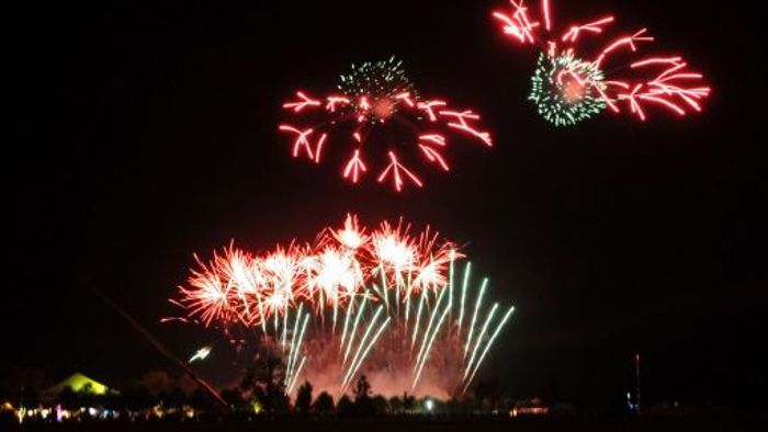 Feuerwerksfestival lockt Zehntausende 