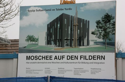 So modern soll die neue Moschee in Leinfelden-Echterdingen einmal aussehen. Doch wegen zahlreicher  nicht eingehaltener Zusagen und Bauverzögerungen gibt es Streit. Foto: Michael Steinert