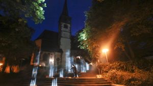 Die Konstanzer Kirche in Ditzingen mit Licht in Szene gesetzt: In Zukunft könnte der Kirchenbezirk zusammen mit dem aus Vaihingen/Enz agieren. Foto: factum/Granville