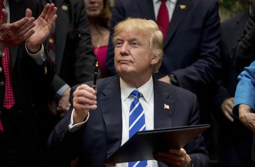 US-Präsident Donald Trump widerruft diverse Anordnungen seines Vorgängers Barack Obama. Foto: AP