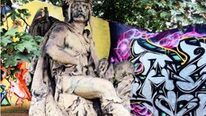 Leser Joachim B. fragt: Wieso bewacht ein Krieger die Graffitis  Cannstatt? Foto: StN