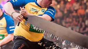 Bei der Timbersports in Stuttgart zeigen starke Männer ihr Können mit schwerem Gerät und küren dabei ihren Weltmeister. In der Galerie gibts Fotos von dem lärmenden Spektakel. Foto: www.7aktuell.de | Karsten Schmalz
