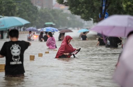 Schwere Regenfälle haben in Zhengzhou massive Überschwemmungen verursacht. Foto: AFP/STR