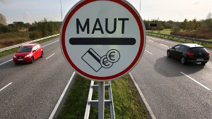 Deutschen Autofahrern sollen laut Bundesregierung bei der PKW-Maut keine Zusatzkosten entstehen.  Foto: dpa-Zentralbild