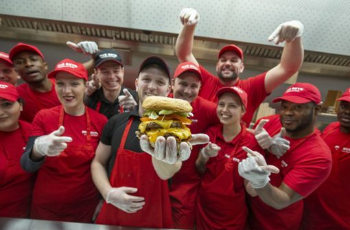 Auf die Burger von Five Guys hat so mancher lange gewartet. Foto: Lichtgut/Leif Piechowski