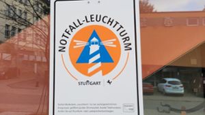 An  22 Feuerwachen, wie hier in  Obertürkheim,  hängt dieses Schild. In Vaihingen fehlt es noch. Foto: Fotoagentur Stuttgart/Andreas Rosar