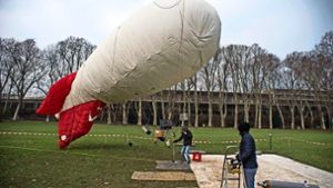 Vorübergehend am Boden, aber dann gleich wieder zum Messdatensammeln oben in der Luft: Der Fesselballon im Unteren Schlossgarten Foto: Lichtgut/Max Kovalenko