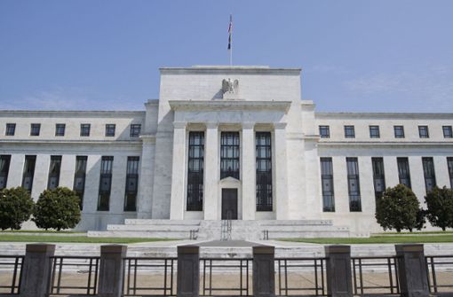 Zum vierten Mal in Folge erhöht die US-Notenbank Fed ihren Leitzins um 0,75 Punkte (Archivbild). Foto: dpa/Pablo Martinez Monsivais