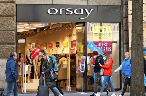 Ausverkauf in einer Orsay-Filiale. Das badische Unternehmen schließt  jetzt auch die restlichen Standorte in Deutschland. Foto: Imag/Hanno Bode