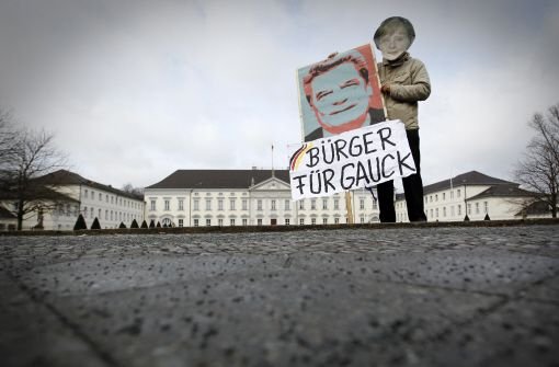 Das Schloss Bellevue ist bald wieder frei - und außer Joachim Gauck, dem Wunschkandidaten vieler Bürger, gibt es noch andere mögliche Nachfolger... Foto: dapd