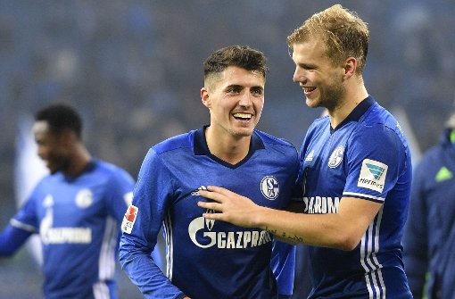 Alessandro Schoepf (links) und Johannes Geis von Schalke haben gut Lachen. Foto: AP