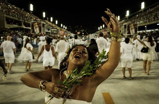 Das Reinigungsritual „Lavagem“ soll Glück und Freude für den diesjährigen Karneval in Rio de Janeiro bringen. Foto: AFP