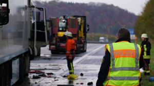 Ein Unfall auf der Autobahn 8 bei Gruibingen hat am Montag für eine Sperrung derselbigen geführt. Foto: SDMG