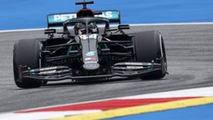 Lewis Hamilton aus Großbritannien vom Team Mercedes bei seinem Training auf der Rennstrecke. Foto: dpa/Darko Bandic