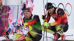 Bittere Vorstellung von Tim Tscharnke (links) und Hannes Dotzler: Das deutsche Langlauf-Duo wurde Siebter. Foto: dpa