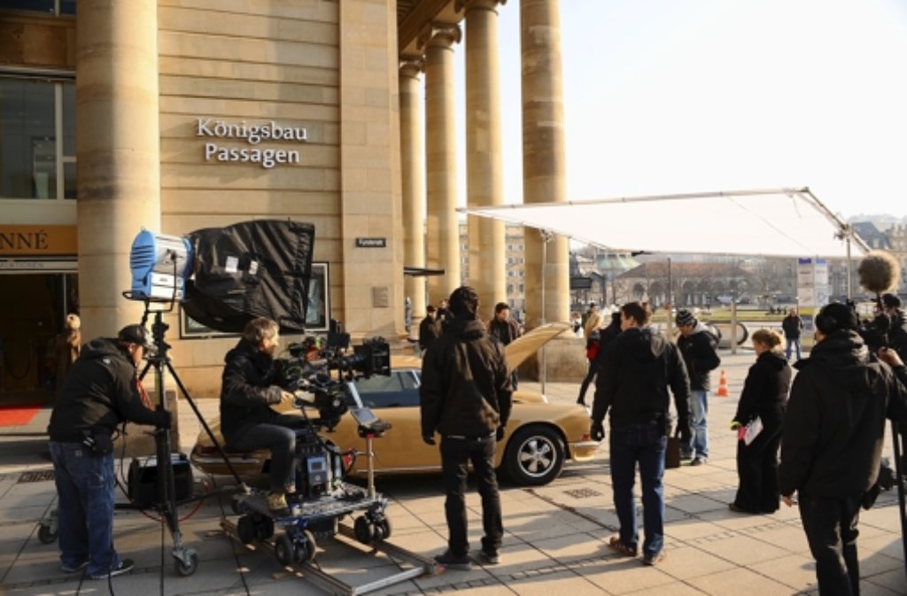 Das Gefühl, zu nerven: Dreharbeiten zur ZDF-Krimiserie „Soko Stuttgart“ am Königsbau. Foto: Bavaria/Markus Fenchel