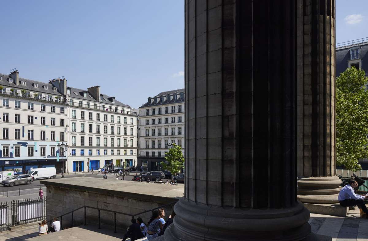 Die Ausstellung „Europa Expérience“ liegt direkt an der Place de la Madeleine gegenüber der Kirche La Madeleine, unweit der Place de la Concorde, im achten Arrondissement.