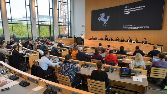 Kommunalwahl 2024: Wie Parteien in Baden-Württemberg um junge Kandidierende werben