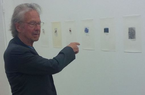 Peter Handke vor der Eröffnung der Schau seiner Zeichnungen in Berlin Foto: Galerie Klaus-Gerrit Friese