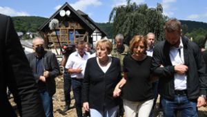 Was das Bild aus dem Hochwassergebiet über Merkel sagt