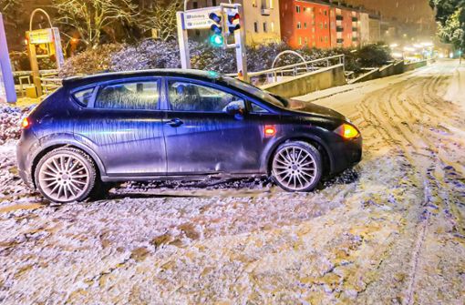 Auch in Stuttgart (wie hier an der Haltestelle Bopser) kam es in der Nacht zu mehreren Unfällen. Foto: 7aktuell.de/Alexander Hald/7aktuell.de | Alexander Hald