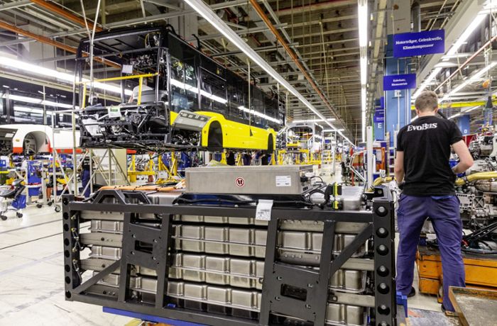Daimler-Truck-Tochter plant Jobabbau: Evobus: Gewerkschaft hofft auf politische Hilfe