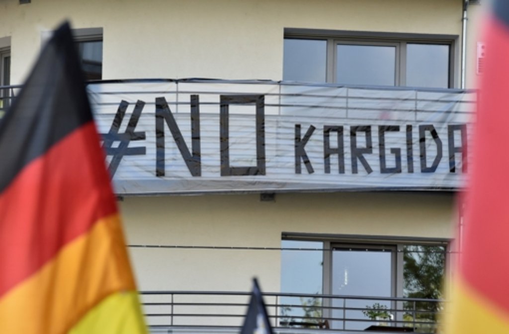 Am Dienstag ist es in Karlsruhe wieder zu einer Demonstration der Pegida-Bewegung gekommen. Gegendemonstranten waren auch vor Ort.