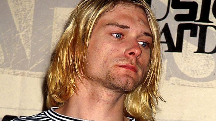 Fan kauft Kurt Cobains zerschmetterte Gitarre für knapp 600.000 Dollar