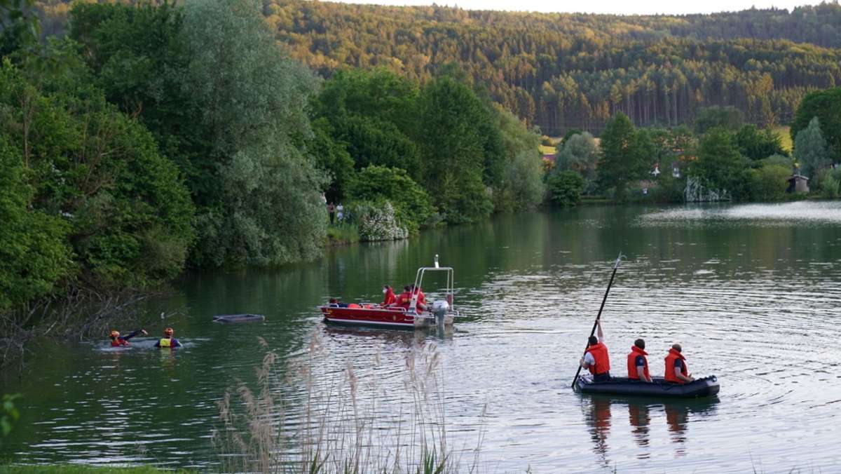 Großeinsatz am Badesee Waldhausen: Vermisste Person im See gemeldet – Suche am Abend abgebrochen