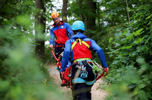 Die Bergwacht wird gerufen, wenn es um Rettung und Bergung in unwegsamem Gelände geht. Auf mehr als 40 Einsätze kommen die Helfer in diesem Jahr. Foto: Volker Adler