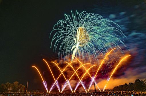 Die SSB erweitert ihr Angebot für das Feuerwerksspektakel „Flammende Sterne“ Ende August. Foto: Veranstalter /Joachim Mell