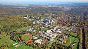 Fraunhofer will seine Forschung am Standort Vaihingen ausweiten. Gebaut werden soll auf den Park- und Grünflächen zwischen Nobelstraße und der B 14 (rechts). Foto: z/Luftbild Brugger