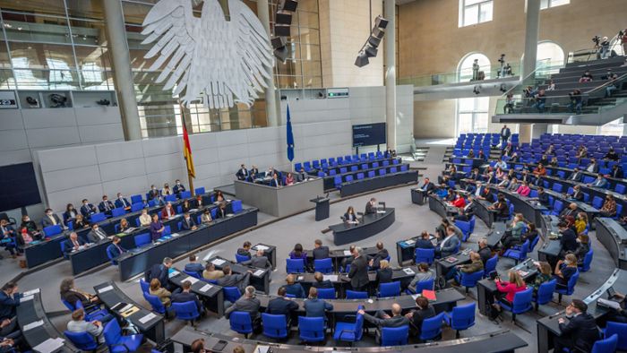 Bundestag votiert für Lieferung schwerer Waffen