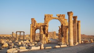 Ebenfalls vom IS bedroht: Die Wüstenstadt Palmyra. Foto: dpa