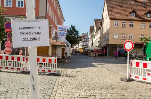 Die Polizei in Schorndorf musste Schutzkleidung anlegen und die Festnahme mit zahlreichen weiteren Beamten abschirmen. Foto: 7aktuell.de/Simon Adomat