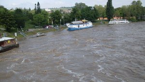 Rhein und Neckar wieder für Schifffahrt frei 
