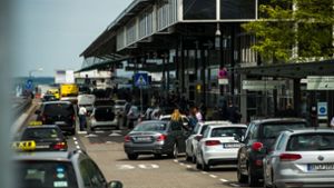 Kurzzeitparker zahlen am Flughafen Stuttgart nichts – eine Seltenheit. Foto: Lichtgut/Max Kovalenko