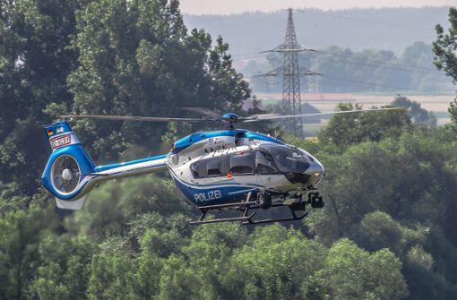 Die Polizei setzt auch einen Hubschrauber ein. Foto: Polizeipräsidium Einsatz/Airbus Helicopters (c) Charles A