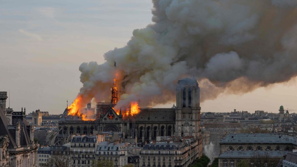 Video aus Paris: So wüteten die Flammen in Notre Dame