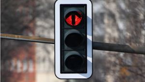 Wenn die Ampel eine Sekunde lang Rot zeigt, dräut ein Fahrverbot, so man weiterfährt. (Symbolbild) Foto: dpa
