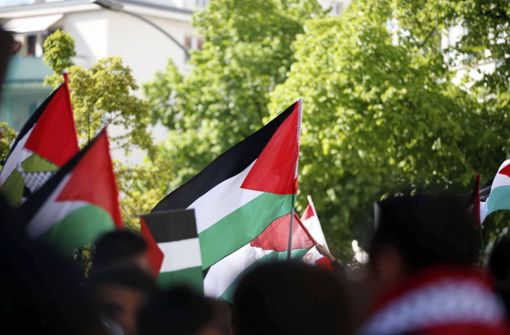 Palästinenserfahnen bei einer Demo 2021 in Berlin (Archivbild) Foto: imago images/Future Image/Jean MW/Geisler-Fotopress