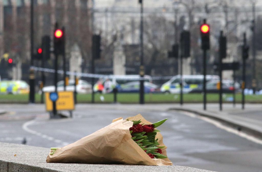 London trauert nach dem Terroranschlag auf der Westminster-Brücke und am Parlament im Herzen der Stadt.