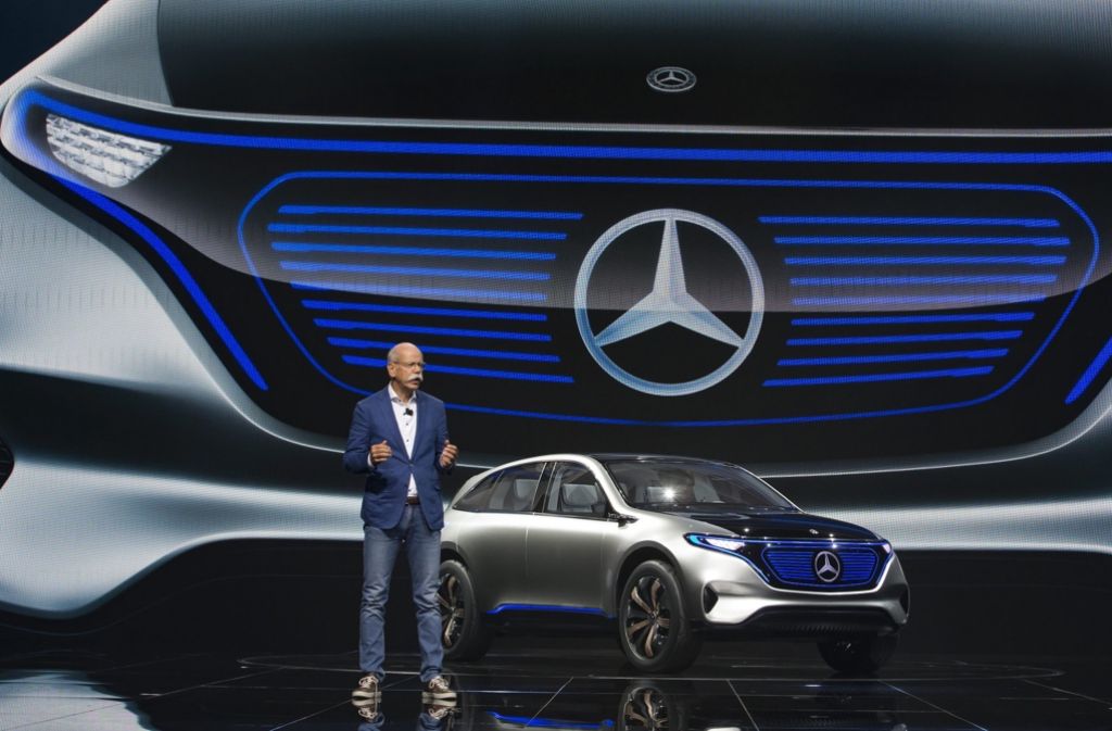 Daimler-Chef Dieter Zetsche präsentiert in Paris das erste Auto der Marke EQ.
