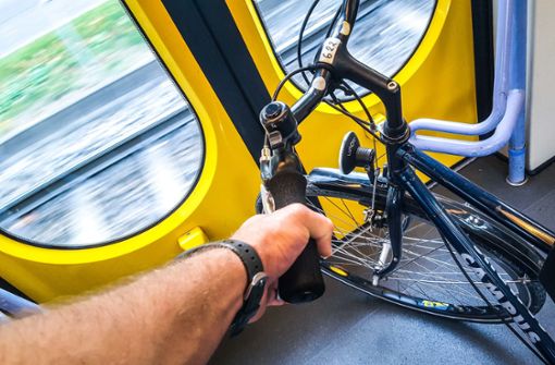 Wegen eines nicht erlaubten Fahrrad Transport kam es zu den Übergriffen in einer Stuttgarter Stadtbahn (Symbolfoto). Foto: Lichtgut/Max Kovalenko