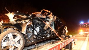 Auf der A7 bei Ellwangen ist ein 56-Jähriger ums Leben gekommen. Der Mercedesfahrer raste aus noch ungeklärter Ursache unter einen Sattelzug. Foto: FRIEBE|PR/ Sven Friebe