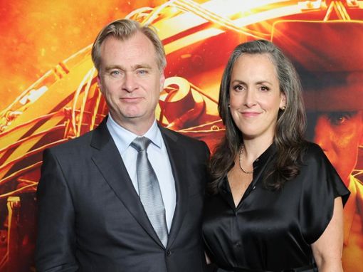 Bei der New Yorker Oppenheimer-Premiere konnte sich Christopher Nolan nur mit seiner Frau Emma Thomas zeigen. Die Stars des Films blieben streikbedingt ganz zuhause. Foto: Kevin Mazur/Getty Images for Universal Pictures