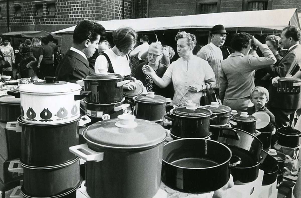 Töpfe waren beim Münchinger Märkt anno 1970 heiß begehrt.